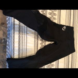 Bootyqueen Apparel laser cut mesh Capri leggings